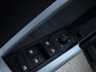Audi Q3 2021 "SPORTBACK-COUPE" e-HYBRID-Stronic-245PS-NAVI-CLIMA-thumb-76
