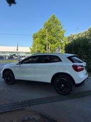 Mercedes-Benz GLA 180 2018 GLA 180D-thumb-1