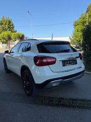 Mercedes-Benz GLA 180 2018 GLA 180D-thumb-2