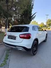 Mercedes-Benz GLA 180 2018 GLA 180D-thumb-3