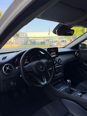 Mercedes-Benz GLA 180 2018 GLA 180D-thumb-8