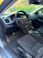 Volvo V40 2016 D2-thumb-7