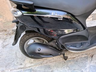 Piaggio Fly 125 2008-thumb-11