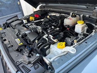Jeep Gladiator 2025 FACE LIFT -V6 PENTASTAR -4X4 TRAIL-RATED-thumb-56