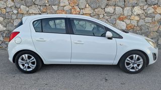 Opel Corsa 2014-thumb-3