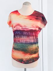 Vintage Graphic T-shirt με Quote & Sunset Print (Medium)