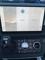 Land Rover Defender 2025-thumb-24