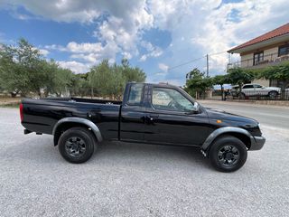 Nissan Navara 2000-thumb-8
