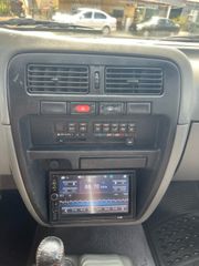 Nissan Navara 2000-thumb-15
