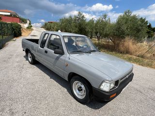 Toyota Hilux 1997-thumb-1
