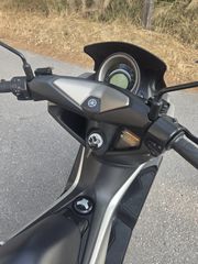Yamaha NMAX 125 2016-thumb-11