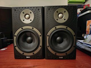 B&W DM 303