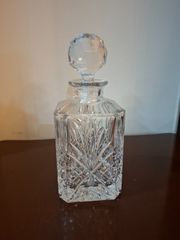 Κρυστάλλινη καράφα (decanter) για