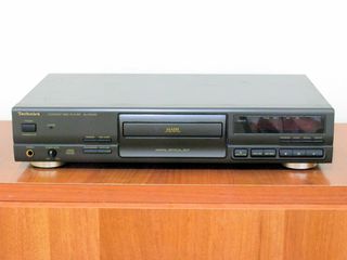 CD PLAYER Technics SL-PG490