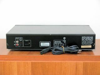 CD PLAYER Technics SL-PG490-thumb-1