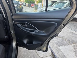 Toyota Yaris Cross 2023-thumb-25