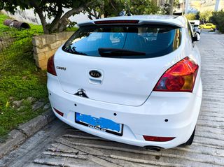 Kia Ceed / cee'd 2009-thumb-2