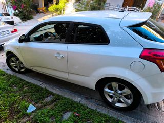 Kia Ceed / cee'd 2009-thumb-3