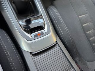 Peugeot 308 2014 1.2 ALLURE 130 HP NAVI LED-thumb-24