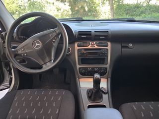 Mercedes-Benz C 200 2002-thumb-4