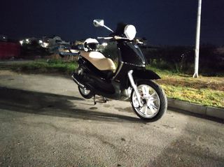 Piaggio Beverly 300i Tourer 2010-thumb-1