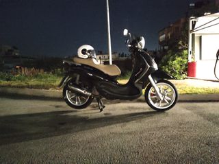 Piaggio Beverly 300i Tourer 2010-thumb-2