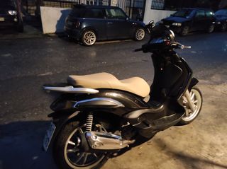 Piaggio Beverly 300i Tourer 2010-thumb-6