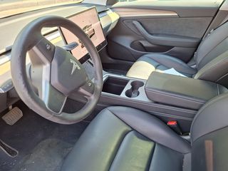 Tesla Model 3 2023-thumb-8