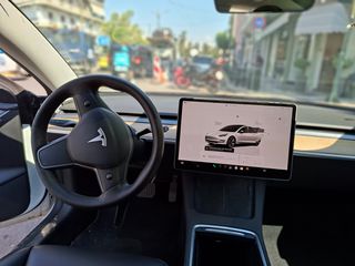 Tesla Model 3 2023-thumb-9