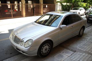 Mercedes-Benz E 220 2003 W211-thumb-1