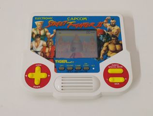 Tiger Electronics Street Fighter II 1988-thumb-1