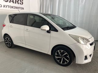 Toyota Verso-S 2011-thumb-2