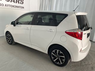 Toyota Verso-S 2011-thumb-5