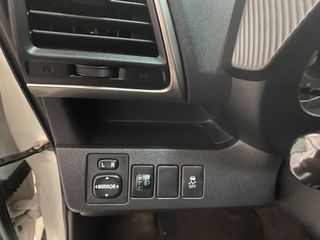 Toyota Verso-S 2011-thumb-9