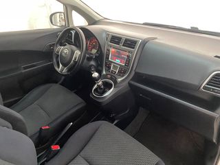 Toyota Verso-S 2011-thumb-20
