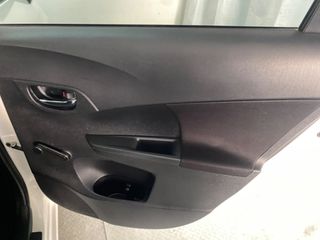 Toyota Verso-S 2011-thumb-21