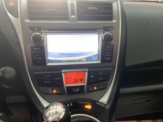 Toyota Verso-S 2011-thumb-24