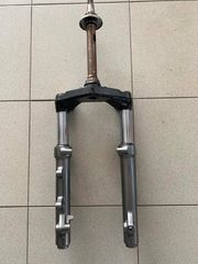 Yamaha YP Majesty 400 2004/2006 Μπροστινό Σύστημα Κομπλέ Ανάρτηση/Αμορτισέρ Εμπρος με μονό δισκοφρενο ,Μπουκάλες ,Σταυρός Πιρουνιού Άριστη κατάσταση!!! Σαν Καινούρια !!!