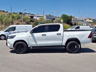 Toyota Hilux 2021-thumb-2