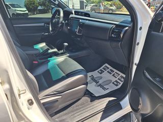 Toyota Hilux 2021-thumb-10