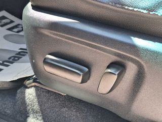 Toyota Hilux 2021-thumb-17