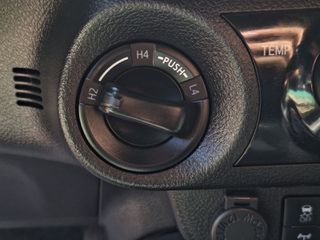 Toyota Hilux 2021-thumb-22