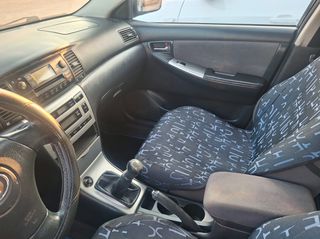 Toyota Corolla 2005-thumb-9