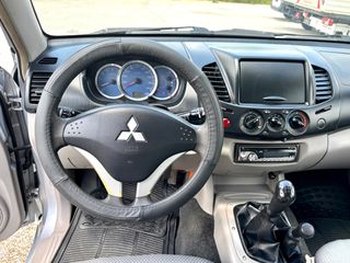 Mitsubishi L200 2008-thumb-9