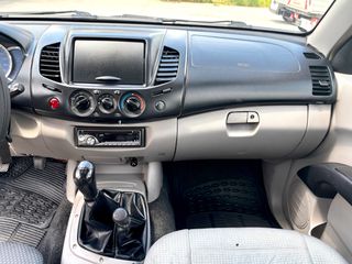 Mitsubishi L200 2008-thumb-11
