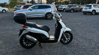 Piaggio Carnaby 300 2009-thumb-3
