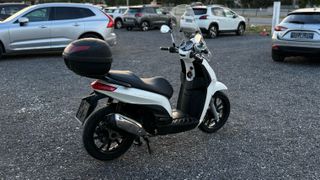 Piaggio Carnaby 300 2009-thumb-4