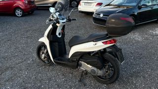 Piaggio Carnaby 300 2009-thumb-5
