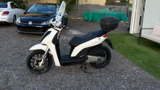 Piaggio Carnaby 300 2009-thumb-6