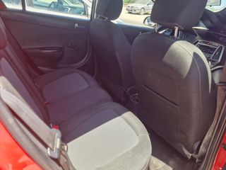 Hyundai i 20 2013-thumb-9